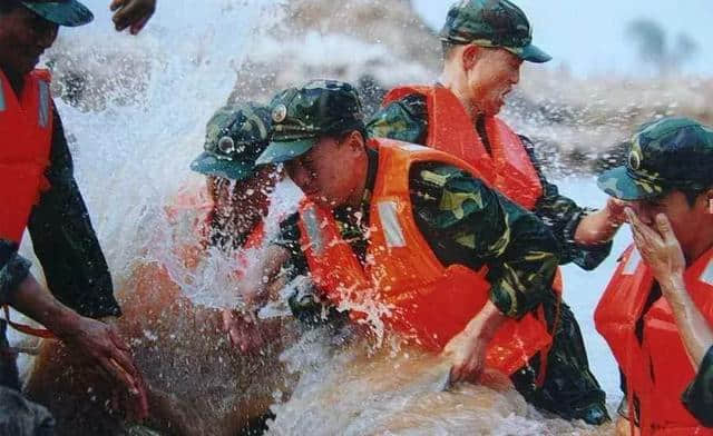 有心同读丨挥手从兹去，天广地阔！这就是省政协原副主席陈光的风雨情