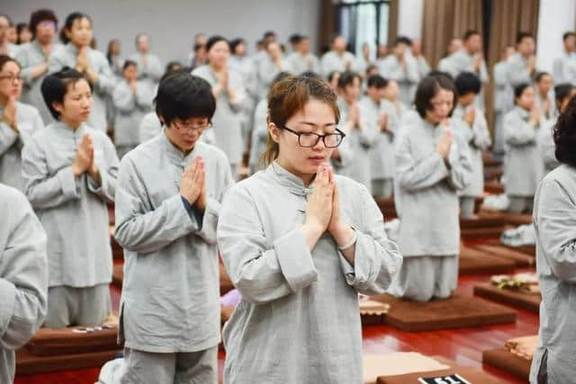 栖霞寺元旦招收短期出家，8天食宿全免，不限男女，无需剃度