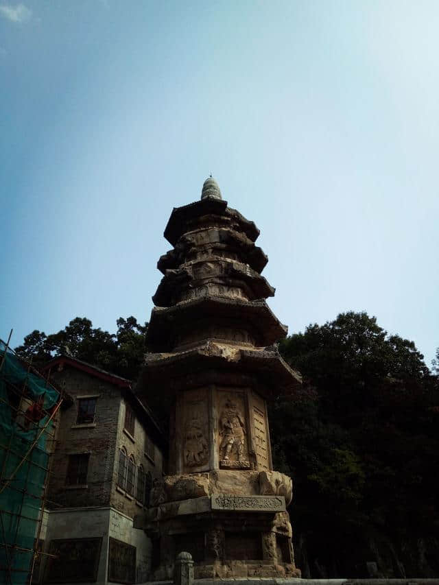 作为“南朝四百八十寺”之首的栖霞寺，即将迎来一年中最美的时候