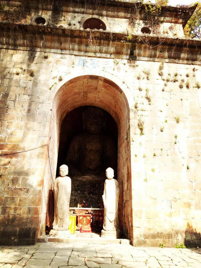 作为“南朝四百八十寺”之首的栖霞寺，即将迎来一年中最美的时候