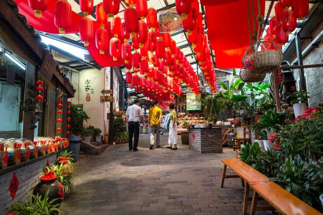 郁孤台，辛弃疾《菩萨蛮·书江西造口壁》出处，距今至少1200年