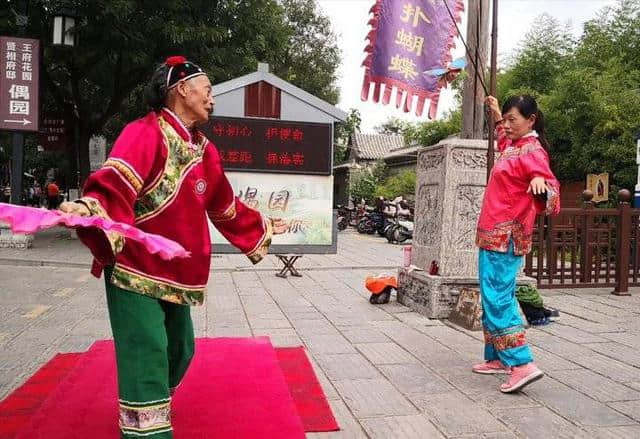 厉害了！七旬老艺人演绎青州200年历史街舞——扑蝴蝶