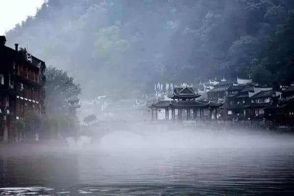 古诗中的经典地理考题：黄梅时节家家雨，青草池塘处处蛙