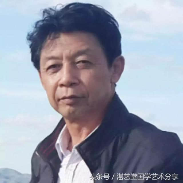 何须添绿叶，且看走龙蛇