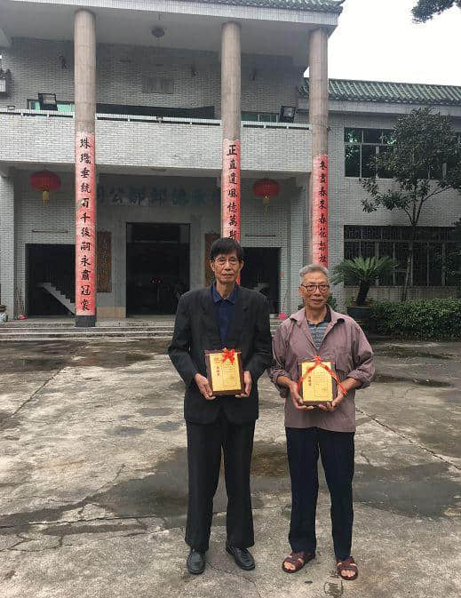 这位南海学霸200年前已经玩自拍，康有为、梁启超都对他赞赏有加！