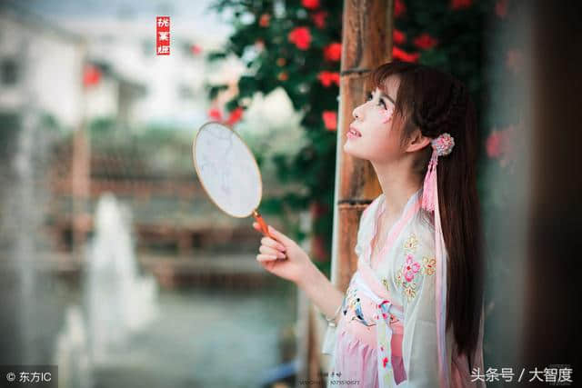 上联：<a href='https://www.som88.net/tags/pingmingxunbaiyu_14011_1.html' target='_blank'>平明寻白羽</a>；求下联