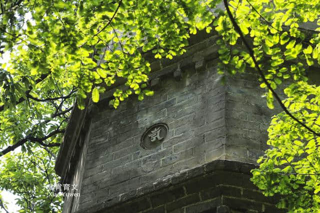 崂山现存唯一佛寺华严寺，三面环山东邻大海，是身心宁静的好地方