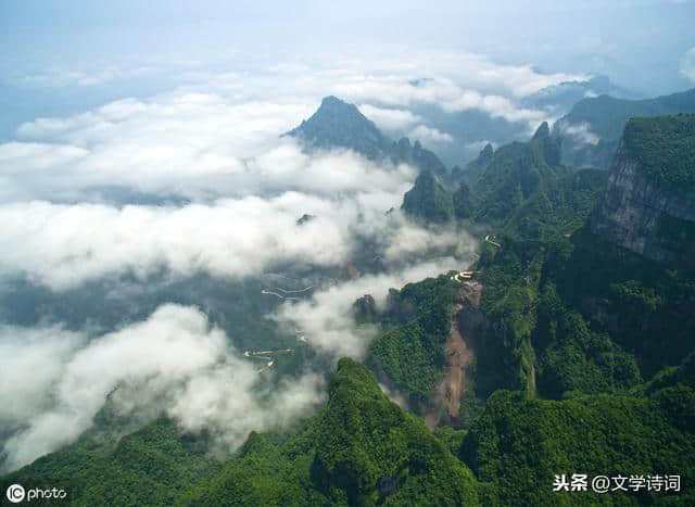 一天一首古诗词 | 唐诗，李白《望天门山》