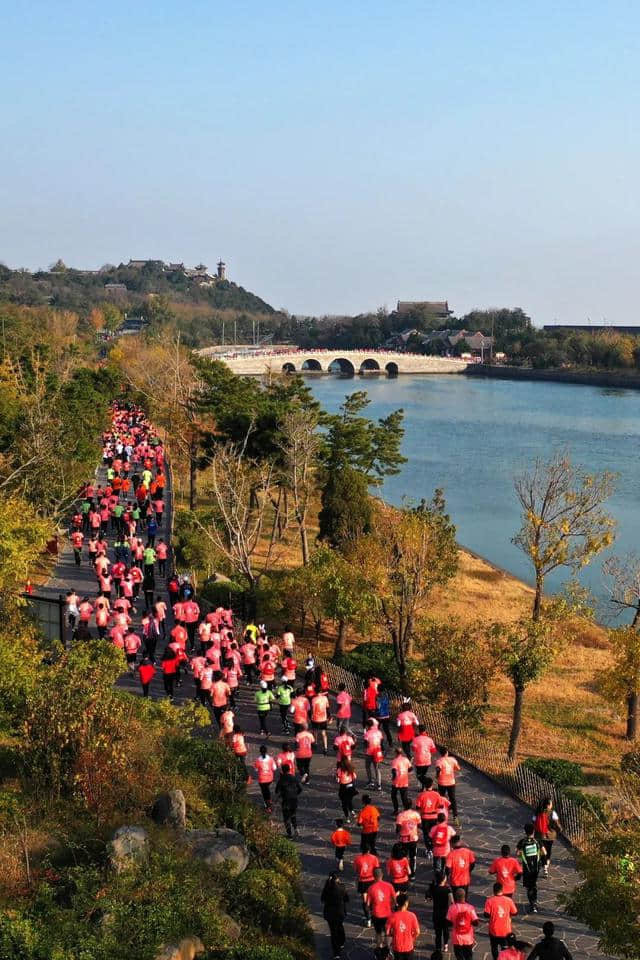 穿越蓬莱阁的马拉松，让奔跑成为一场最美的旅行！