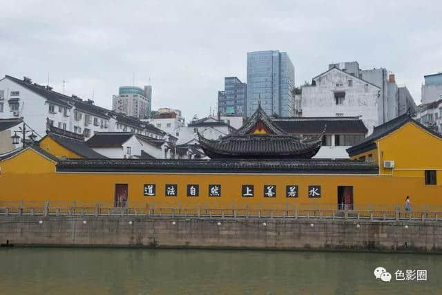 又见梅子黄时雨