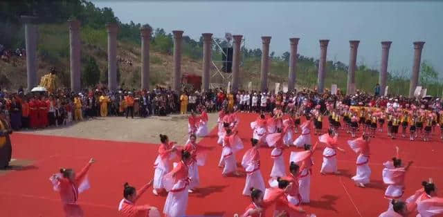 震撼！泌阳三月三 盘古山，祭祖大典盛况出炉！人山人海…