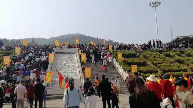 震撼！泌阳三月三 盘古山，祭祖大典盛况出炉！人山人海…