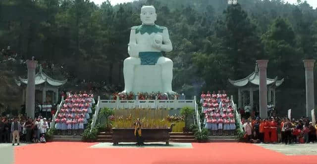 震撼！泌阳三月三 盘古山，祭祖大典盛况出炉！人山人海…