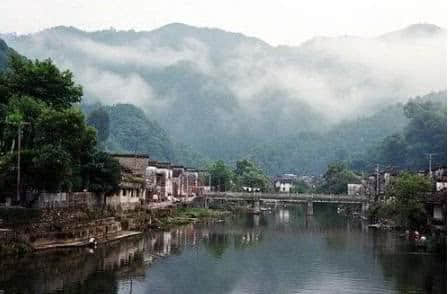 中国四大古镇：佛山镇、汉口镇、朱仙镇，还有一个家喻户晓