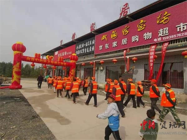 朱仙镇卫锋家居和恒瑞大酒店邀请环卫工人吃大餐