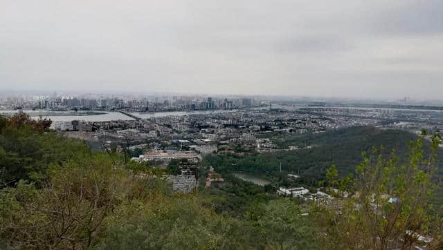 西子林:八月十六日登襄阳望楚山扁山虎头山