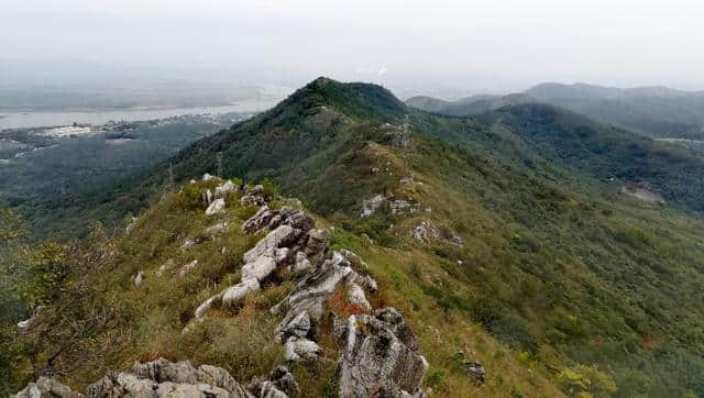 西子林:八月十六日登襄阳望楚山扁山虎头山