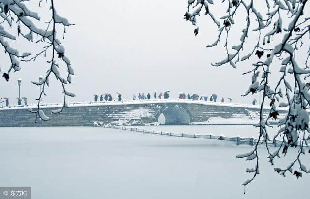 周密的《木兰花慢 断桥残雪》词实在是尽洗靡曼 独标清丽之章！