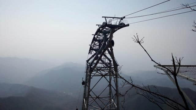 休闲登顶王屋山，寻觅深秋满山红