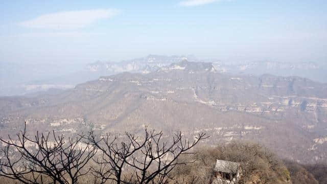 休闲登顶王屋山，寻觅深秋满山红