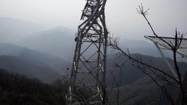 休闲登顶王屋山，寻觅深秋满山红