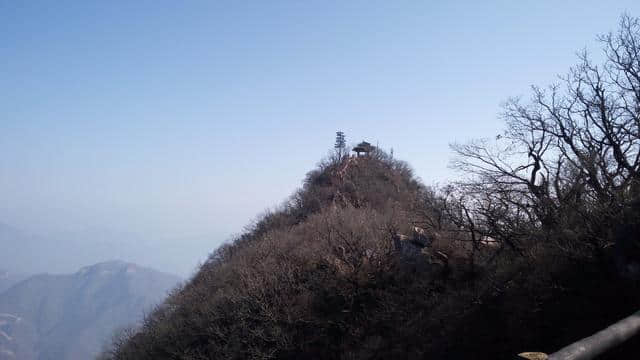 休闲登顶王屋山，寻觅深秋满山红