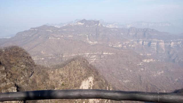 休闲登顶王屋山，寻觅深秋满山红