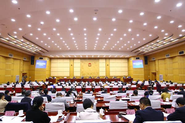 河南任命18名新一届省政府组成人员