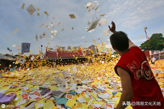 中元节（鬼节）晚上为什么要早点回家