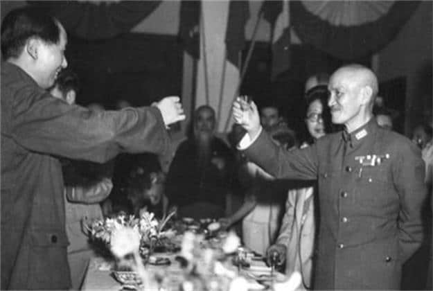 重庆谈判时，一件小事让蒋介石对毛主席佩服万分：非一般人所及！
