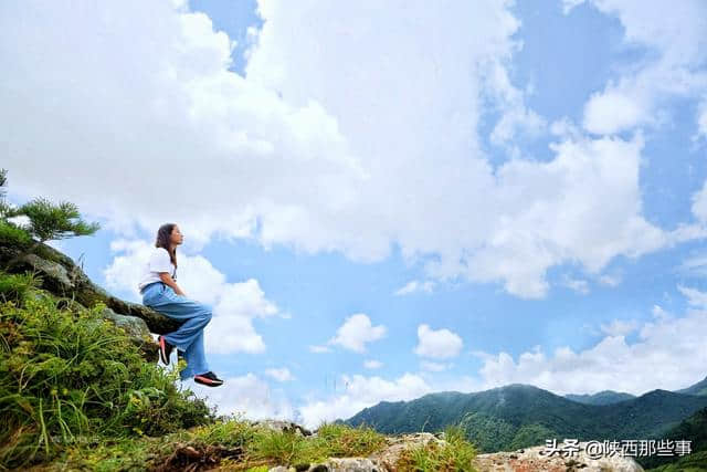 一座非凡的山脉 必然有着不同寻常的身世 游历终南山秦楚古道