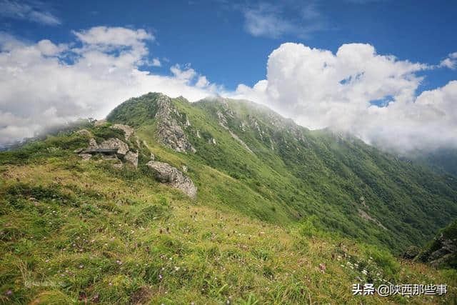 一座非凡的山脉 必然有着不同寻常的身世 游历终南山秦楚古道