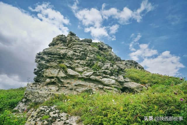 一座非凡的山脉 必然有着不同寻常的身世 游历终南山秦楚古道