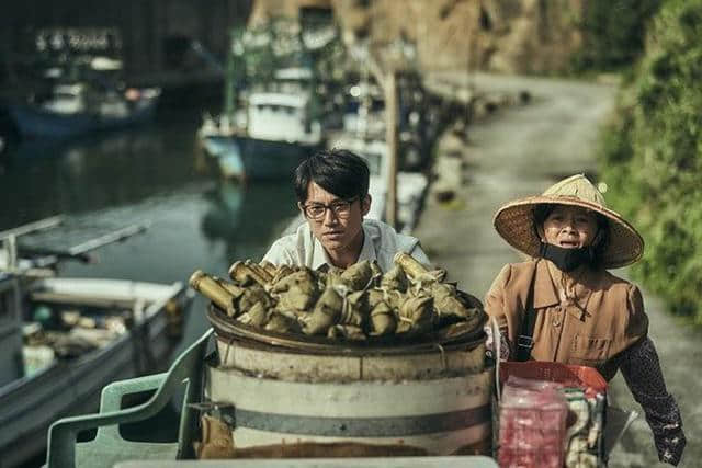 “我们与恶的距离、与善的距离，都太远了”