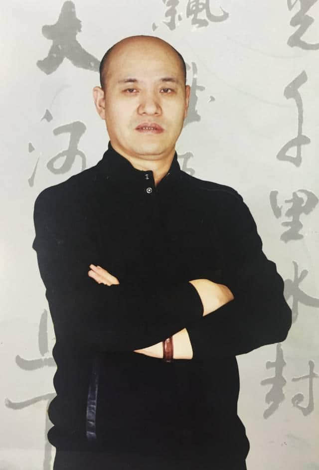 众鸟高飞尽，孤云独去闲——欣赏李学文作品有感