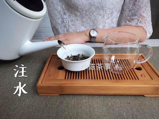 白茶与沸水，恰如俞伯牙遇上了钟子期！