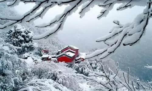 『诗词赏析』：山窗寒夜时，听雪洒竹林《名山胜景美雪图请珍藏》