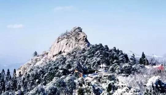 『诗词赏析』：山窗寒夜时，听雪洒竹林《名山胜景美雪图请珍藏》