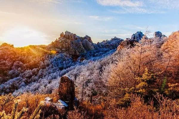 『诗词赏析』：山窗寒夜时，听雪洒竹林《名山胜景美雪图请珍藏》