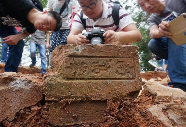 杭州：南高峰塔考古发掘撩开神秘面纱