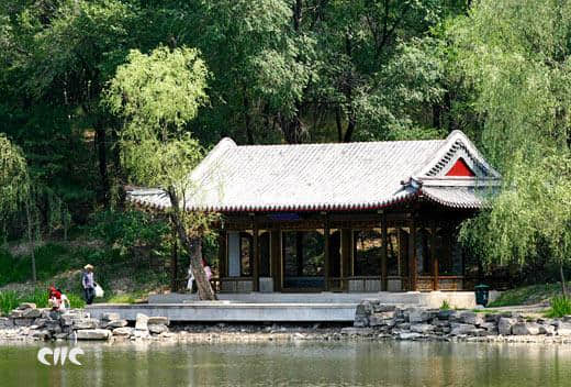 避暑山庄七十二景：水芳岩秀 万壑松风 云山胜地