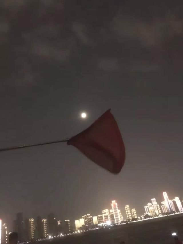 中秋夜的月亮这么漂亮，你忍心这样玩坏它吗？