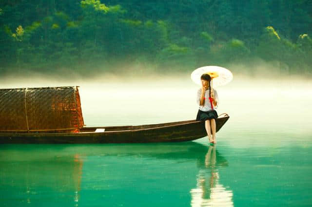 南朝四百八十寺，多少楼台烟雨中