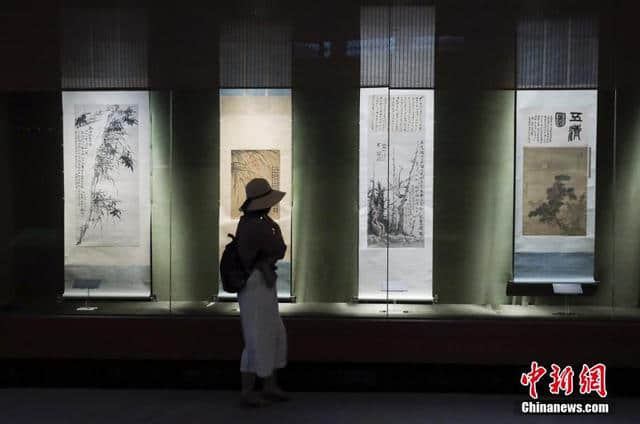 故宫博物院“万紫千红——中国古代花木题材文物特展”在午门展出