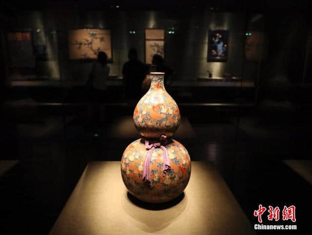 故宫博物院“万紫千红——中国古代花木题材文物特展”在午门展出