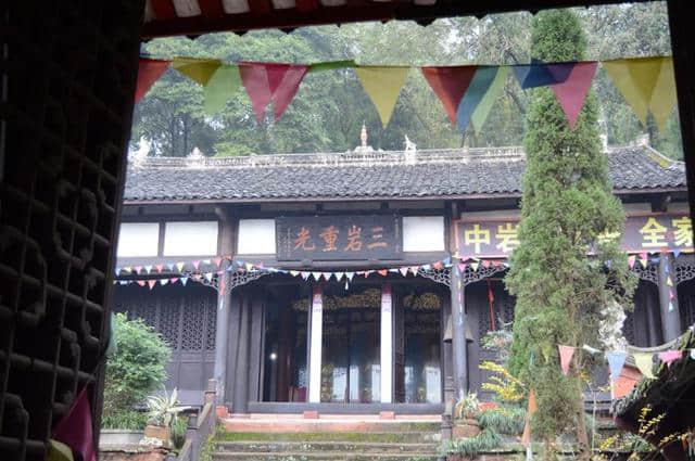 国庆不出远门，来青神中岩寺寻找初恋的味道~