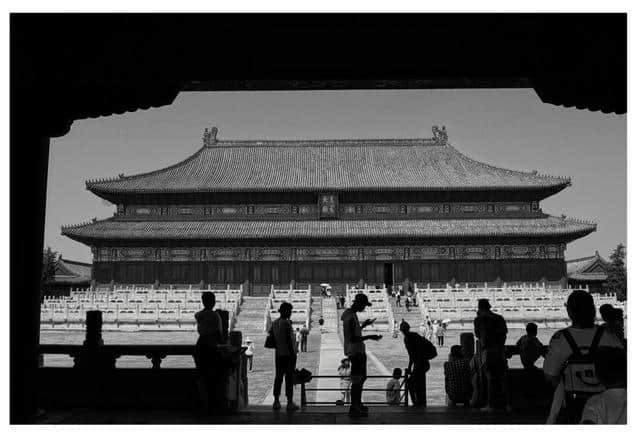 南朝四百八十寺，多少楼台烟雨中-太庙-静休