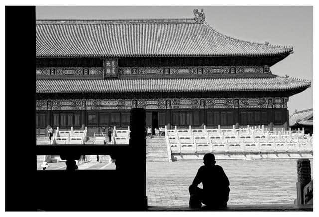 南朝四百八十寺，多少楼台烟雨中-太庙-静休