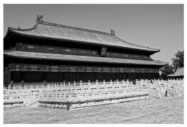 南朝四百八十寺，多少楼台烟雨中-太庙-静休