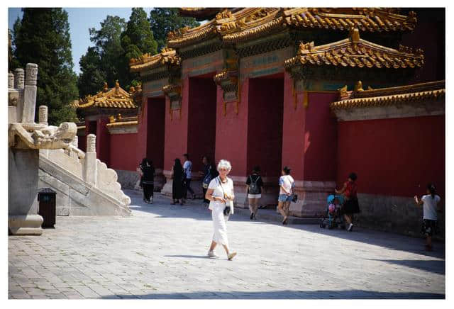 南朝四百八十寺，多少楼台烟雨中-太庙-静休